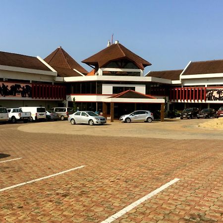 Elmina Beach Resort Екстер'єр фото